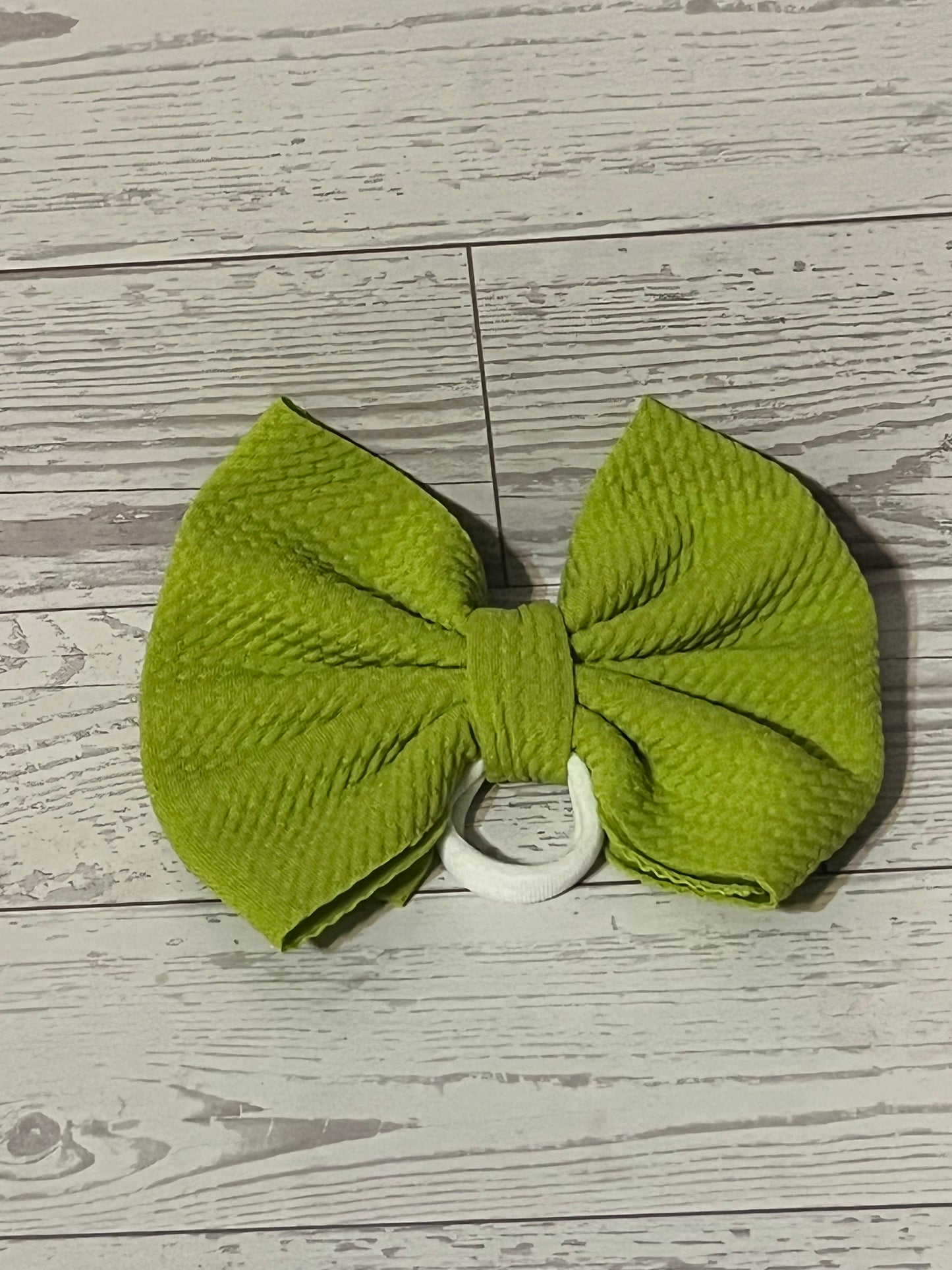 Pea Green Bow/hair tie